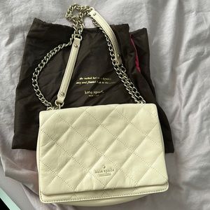 👛: Kate Spade shoulder bag